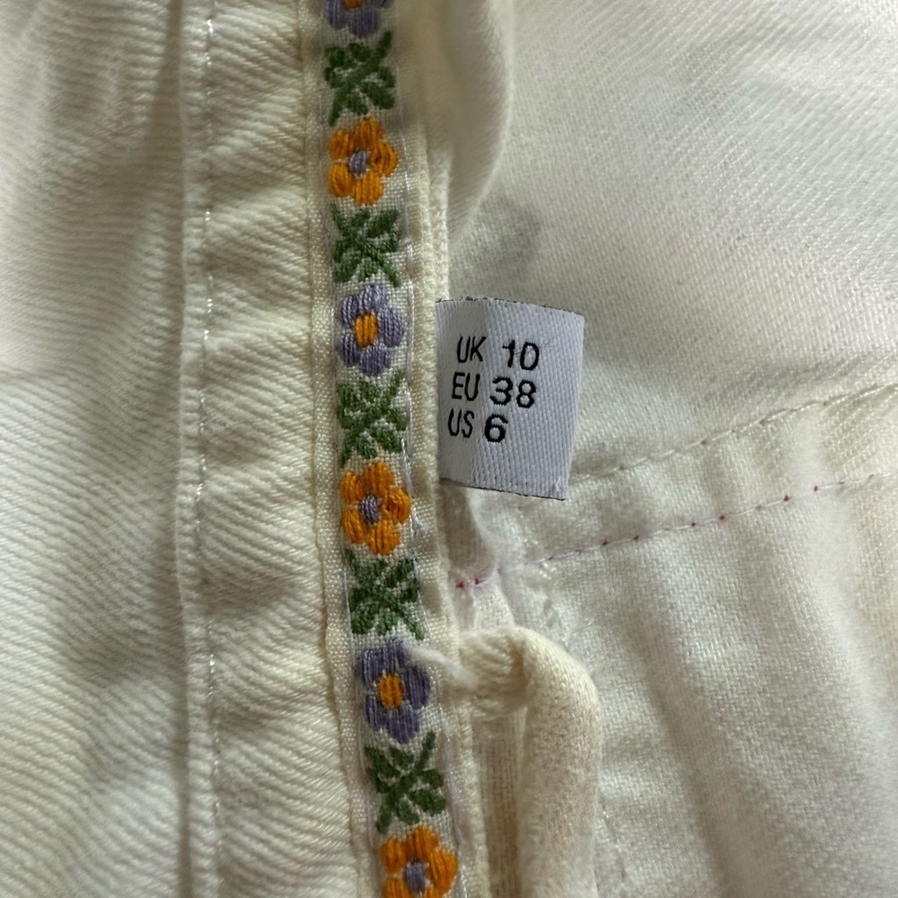 Collusion Denim Jacket Womens White Jean Embroidered Colorful OOAK Size 6 - Picture 5 of 9